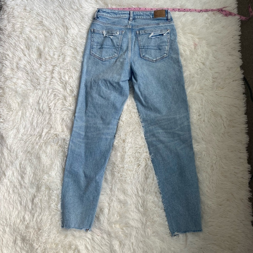 AE Strigid Distressed Light Blue Denim Jeans.  NWOT. - Picture 9 of 9